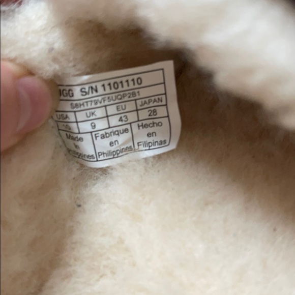 Ugg Ascot Slipper - Picture 5 of 10